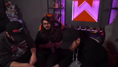 Ferit kemali dövüyor