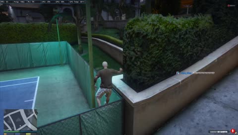 用昏倒躲避視角~這招牛