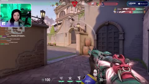 Leslie attempts an exit frag