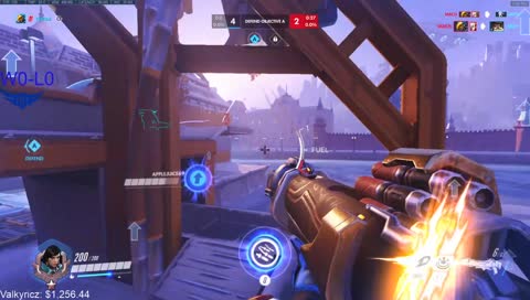 يزن حاقد على الباب ههههههههههههه 