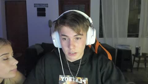 Le dijo AMOOR AAAYYY :D