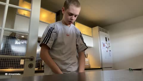 hvad rør du ved kevin KEKW