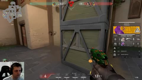 amikor hosid meglátja a dohiboltos babát POG