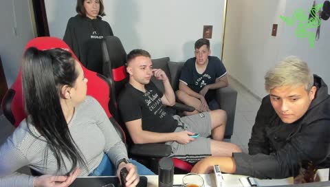 LE TIRA LA BOCA??