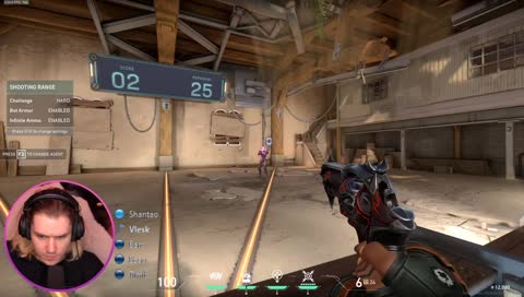 Vlesk wird durch Timit und Baso abgelenkt - 'Irgendwer ist in irgendwem drin'