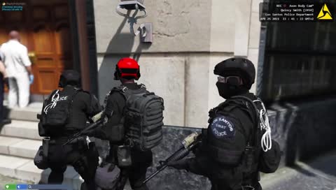 Quincy Smith a přestřelka s následním breachem do hlavní banky