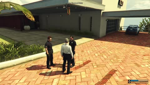 "Elle est jolie hein ?"