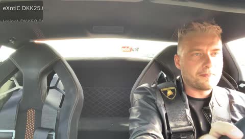 Brian får en sten i hovedet i mens han køre bil :D