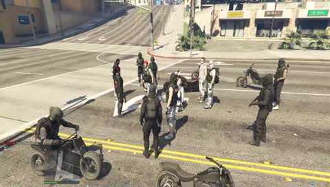 -Представьтесь пожалуйста. 