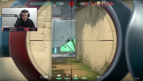 AM I WATCHING S1MPLE????