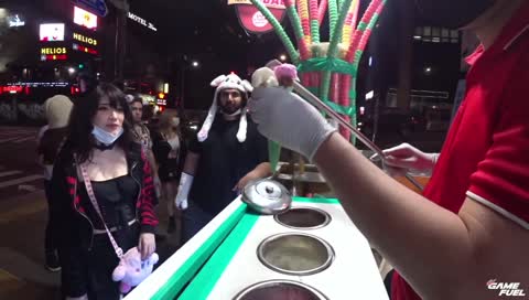 Emiru gets tricked by Turkish Ice cream man