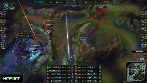 Jebe tam tím mečem všechny svoje protihráče