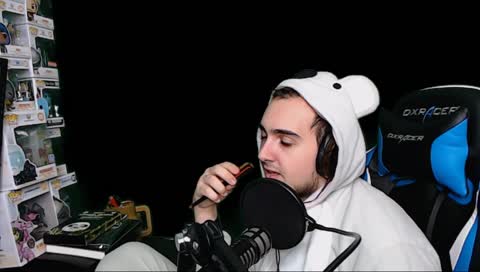 Joe makes love with a pen. ON STREAM