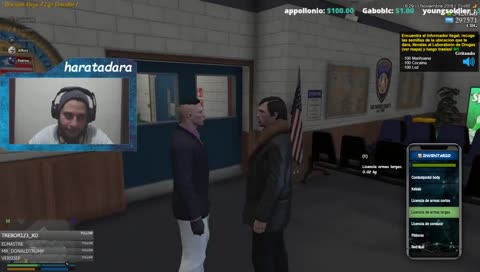 Santa Clos no es jefe de policia.