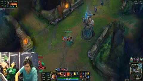 Enes abi üff diyip tek atıyor