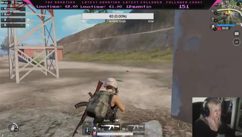 quand elle ne fuit pas elle attend que les autre face le boulot