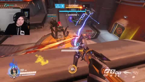 I love when they're so distracted