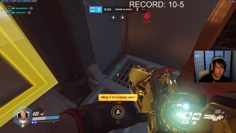 Harbleu breaks his fingers