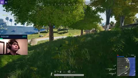 tinignan ung babae sa left