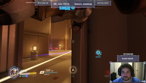 Washed up twitch streamer ulting a wall