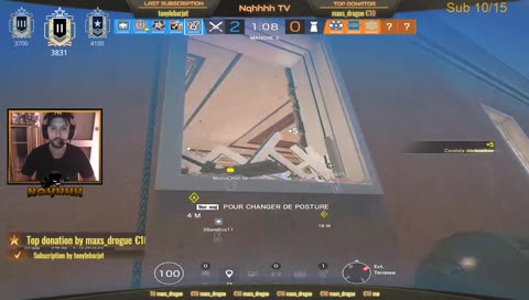 Coup de pied latéral gauche xD 