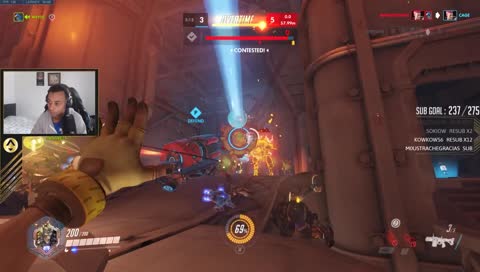 althé main JK en cachette