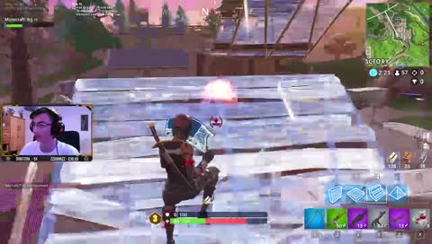 Fortnite му е любимата игра :)
