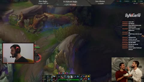 şurda birini gördümm 