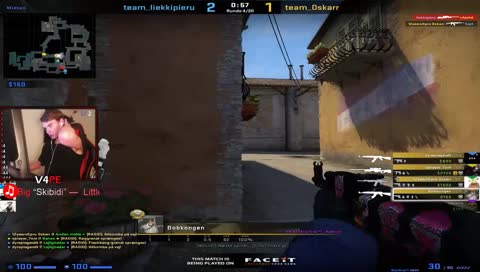 bind forhelved use weapon_smokegrenade