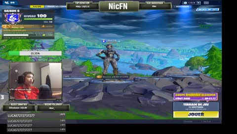 nic qui fait des emotes