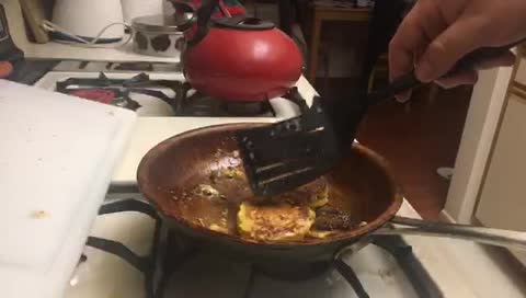 Crazy cooking skills (need to see to believe)