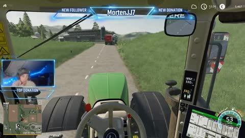 sidder fast med lastbilen og så kommer traktoren men failer