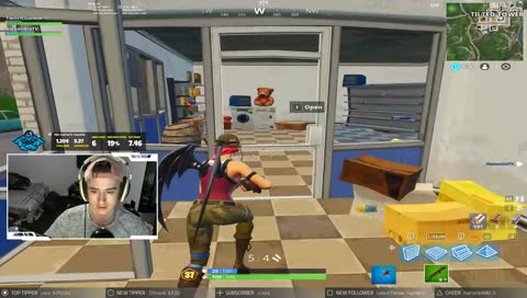 Luneze kills vivid, Alexandra kills cloak!