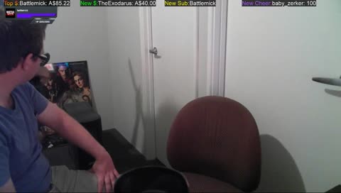 Twitchy tries to play Guitar