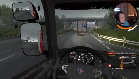 Мне на право)))