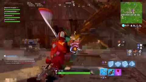 Se le cae el brasier xd 