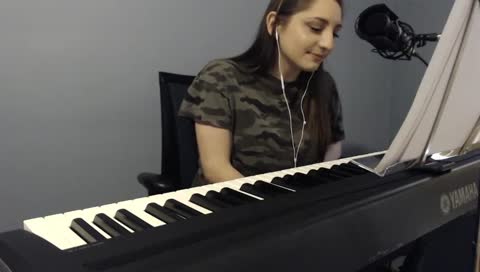 lalaLaura sings Mario