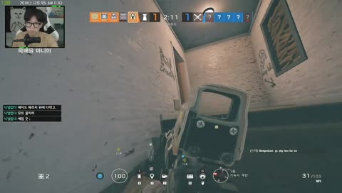 혼자 다해먹음.