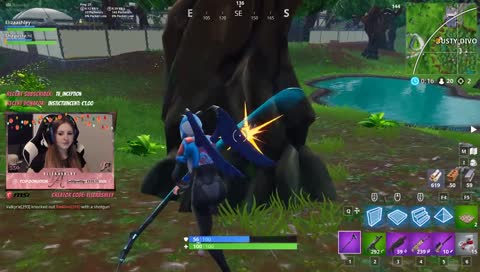 phoebe be like: ik hoorde mijn naam