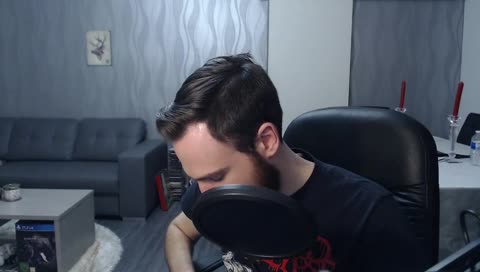 Lloyfaie, le nouveau Benzaie, ou Rambo.