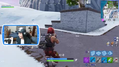 Someone pause the clip and like analyze the hair please ty