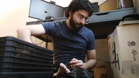 HAVING TROUBLE GETTING THE SCREW DRIVER IN