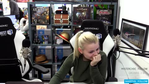 Wenn keiner im Chat hinschaut! Vada undercover!
