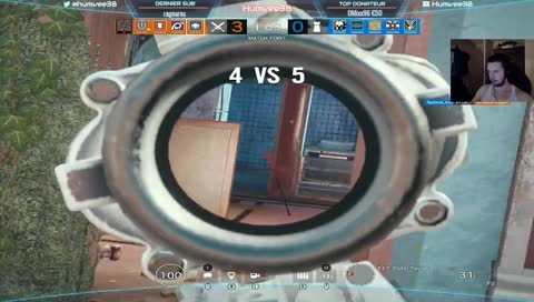 elle meurt pas gros LUL ton viseur est pas sur elle 