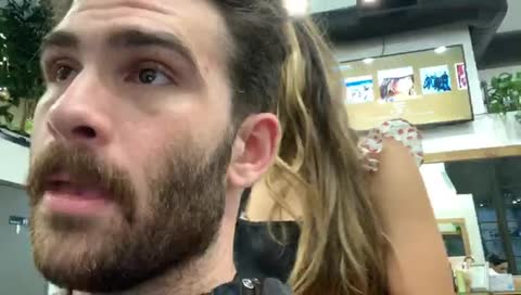 Hassan trying to explain Chads vs Incels to his barber. (Backfires terribly)