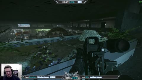 Freeze while beeing spotted by a Scav