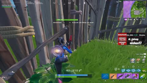 la roquette qui passe à travers les murs