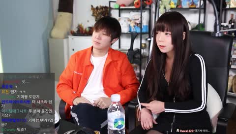 누가봐도 둘이 친구 같은데..? ㅋㅋㅋㅋ