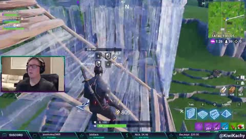 Kiwi Misses His Shot and Blows at Fortnite!