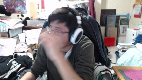unplugs mic, continues to keep talking